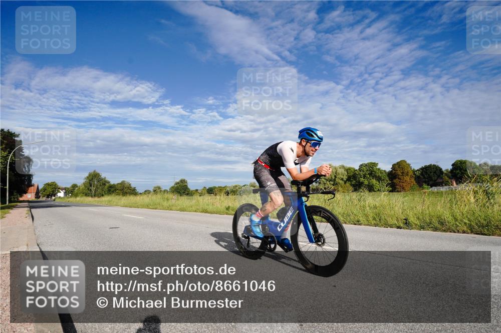 31.08.2025 - Elbe Triathlon Hamburg Michael Burmester http://msf.ph/oto/8661046 31.08.2025 09:01:26 Radfahren 294, 345 meine-sportfotos.de