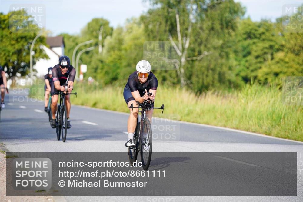 31.08.2025 - Elbe Triathlon Hamburg Michael Burmester http://msf.ph/oto/8661111 31.08.2025 08:57:39 Radfahren 261, 266, 324, 368, 383 meine-sportfotos.de