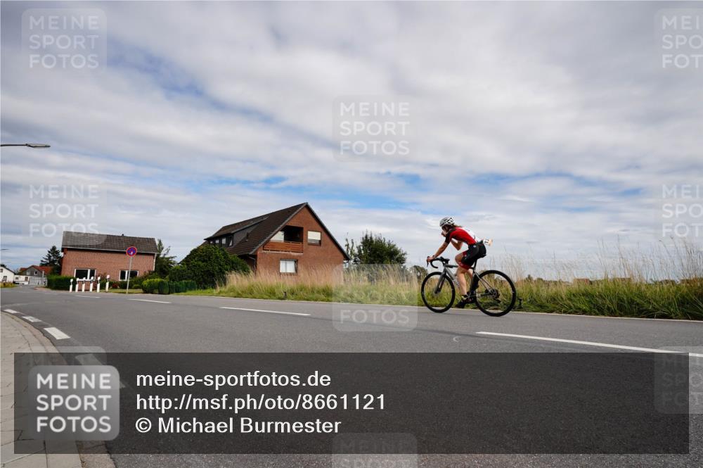 31.08.2025 - Elbe Triathlon Hamburg Michael Burmester http://msf.ph/oto/8661121 31.08.2025 15:56:37 Radfahren  meine-sportfotos.de