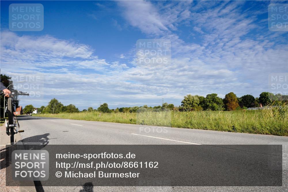 31.08.2025 - Elbe Triathlon Hamburg Michael Burmester http://msf.ph/oto/8661162 31.08.2025 09:02:45 Radfahren  meine-sportfotos.de