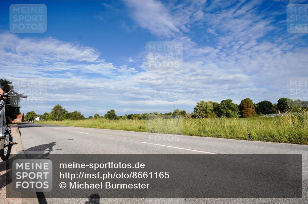 31.08.2025 - Elbe Triathlon Hamburg Michael Burmester http://msf.ph/oto/8661165 31.08.2025 09:02:45 Radfahren  meine-sportfotos.de