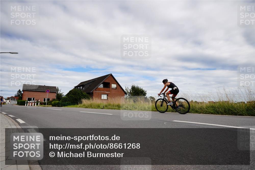 31.08.2025 - Elbe Triathlon Hamburg Michael Burmester http://msf.ph/oto/8661268 31.08.2025 16:02:30 Radfahren  meine-sportfotos.de