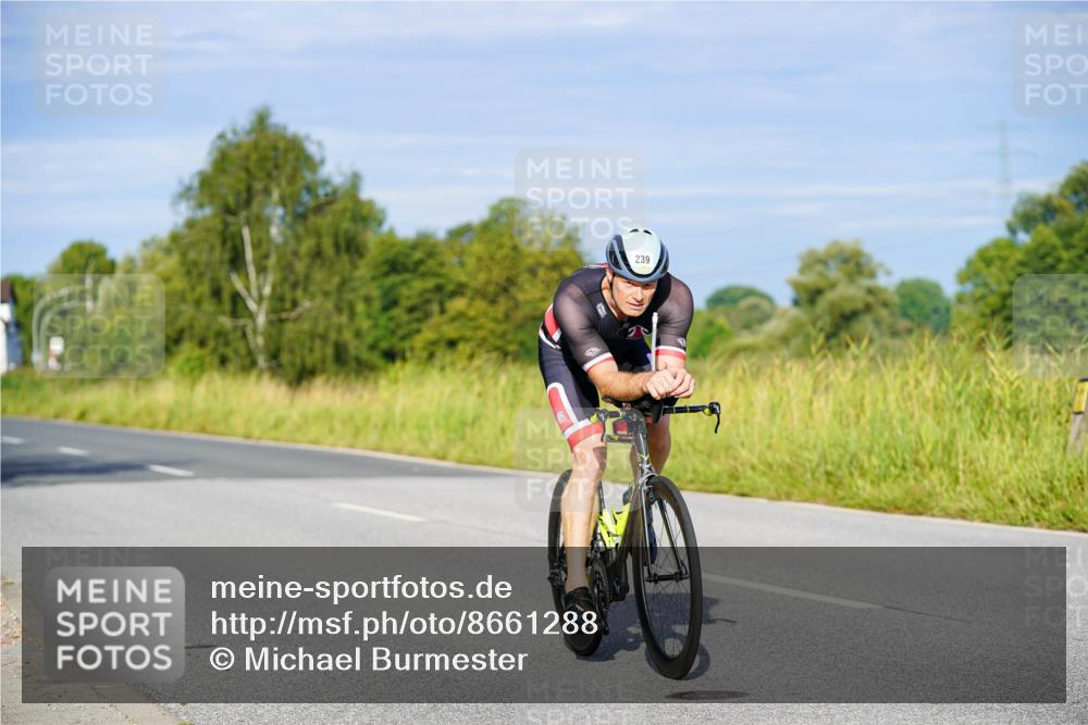 31.08.2025 - Elbe Triathlon Hamburg Michael Burmester http://msf.ph/oto/8661288 31.08.2025 08:58:33 Radfahren 206, 239, 268, 341 meine-sportfotos.de