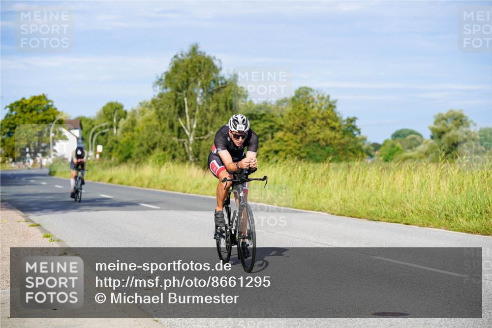 31.08.2025 - Elbe Triathlon Hamburg Michael Burmester http://msf.ph/oto/8661295 31.08.2025 08:58:34 Radfahren 206, 239, 268, 341 meine-sportfotos.de