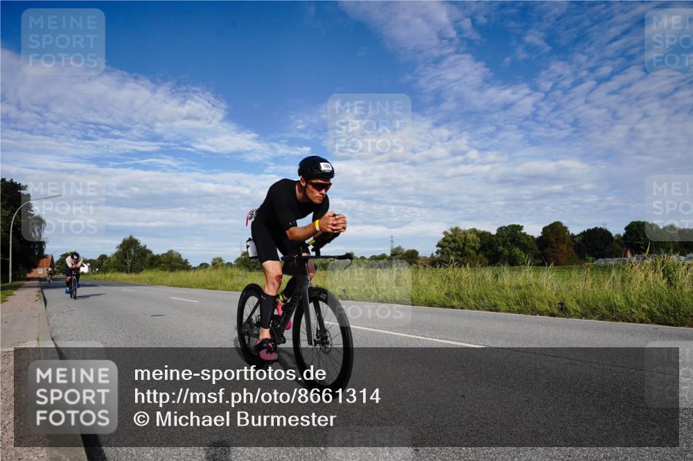 31.08.2025 - Elbe Triathlon Hamburg Michael Burmester http://msf.ph/oto/8661314 31.08.2025 09:06:07 Radfahren 189, 228, 343, 392 meine-sportfotos.de