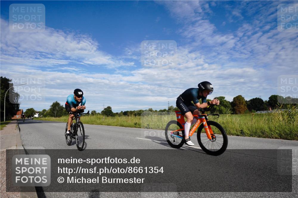 31.08.2025 - Elbe Triathlon Hamburg Michael Burmester http://msf.ph/oto/8661354 31.08.2025 09:06:50 Radfahren 172, 379, 381, 505 meine-sportfotos.de