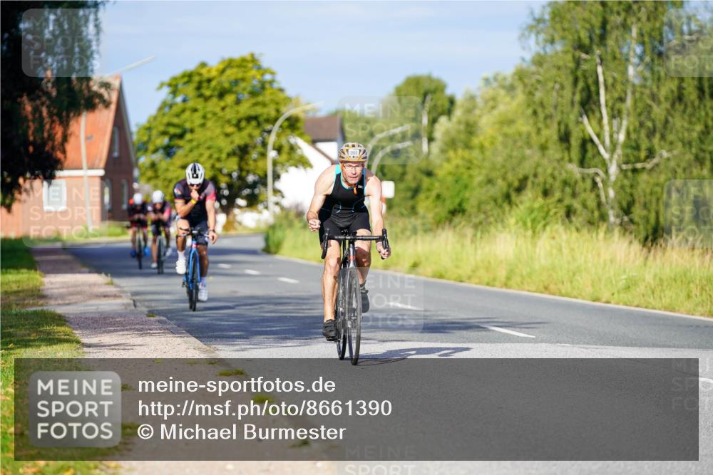 31.08.2025 - Elbe Triathlon Hamburg Michael Burmester http://msf.ph/oto/8661390 31.08.2025 08:59:15 Radfahren 174, 175, 216, 233, 258, 357 meine-sportfotos.de