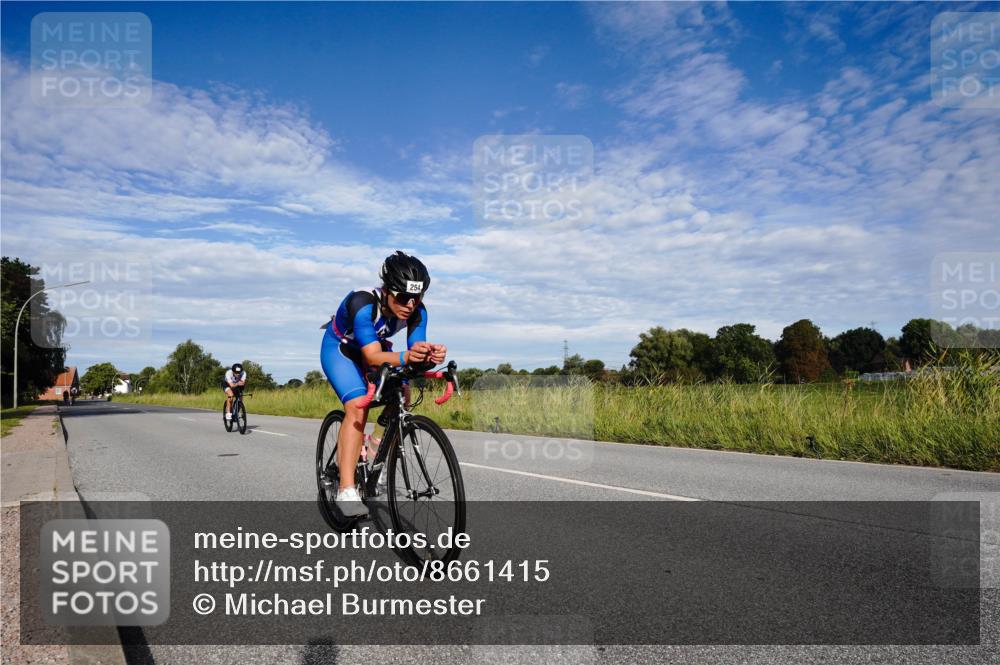 31.08.2025 - Elbe Triathlon Hamburg Michael Burmester http://msf.ph/oto/8661415 31.08.2025 09:07:43 Radfahren 254, 272, 412, 458 meine-sportfotos.de