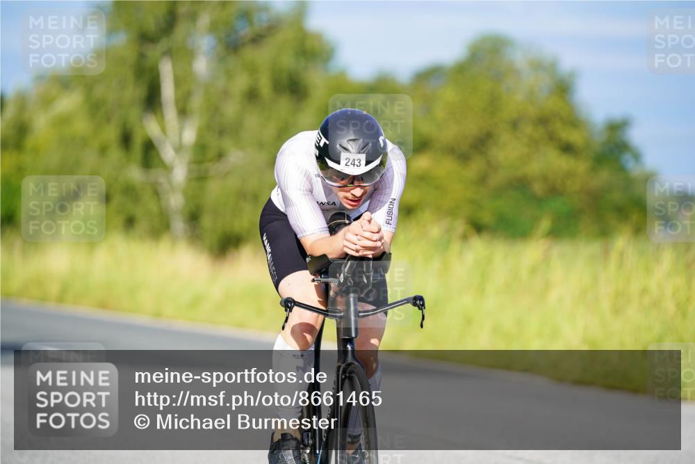 31.08.2025 - Elbe Triathlon Hamburg Michael Burmester http://msf.ph/oto/8661465 31.08.2025 08:59:47 Radfahren 197, 243, 389, 443 meine-sportfotos.de
