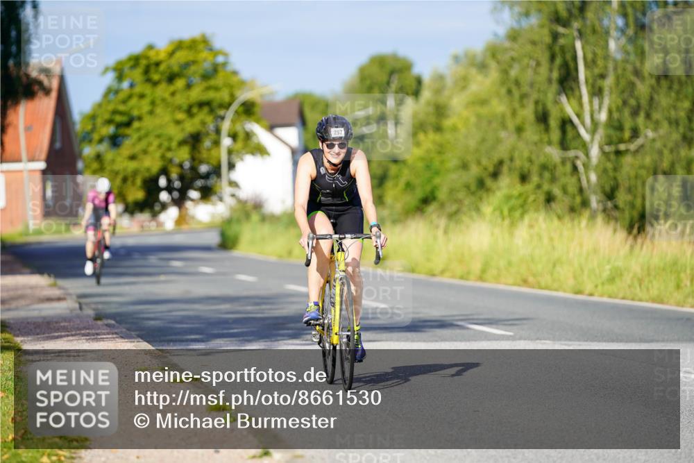 31.08.2025 - Elbe Triathlon Hamburg Michael Burmester http://msf.ph/oto/8661530 31.08.2025 09:00:20 Radfahren 297, 355, 374, 377 meine-sportfotos.de