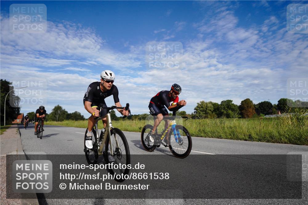 31.08.2025 - Elbe Triathlon Hamburg Michael Burmester http://msf.ph/oto/8661538 31.08.2025 09:08:44 Radfahren 169, 207, 227, 237, 252, 313, 386 meine-sportfotos.de