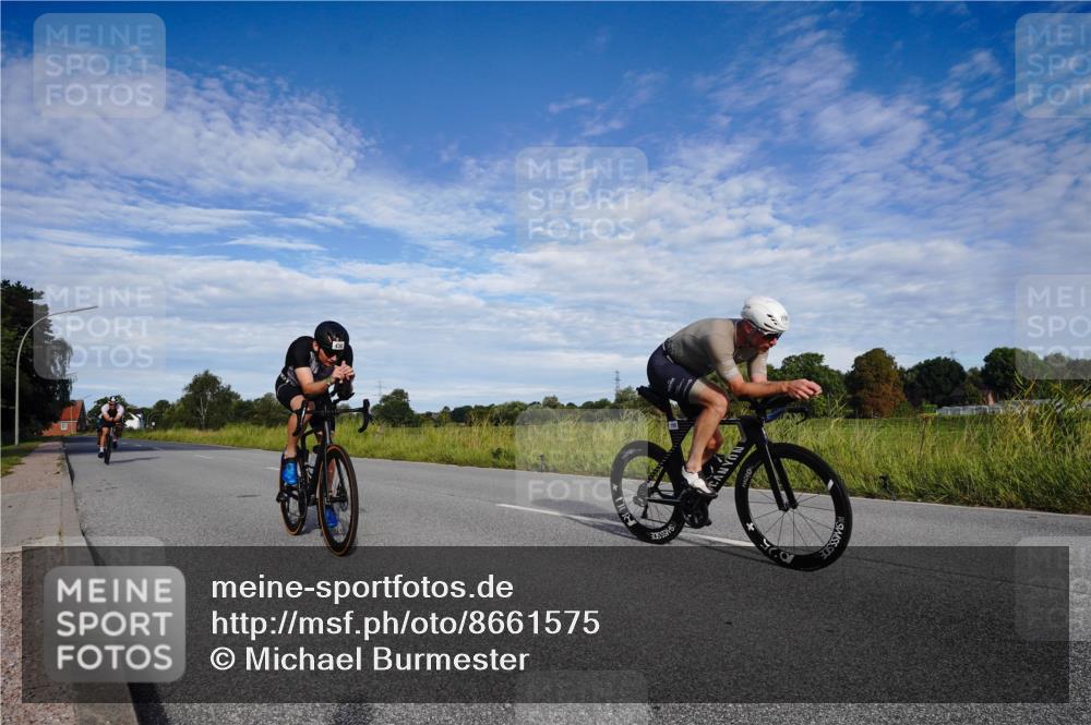 31.08.2025 - Elbe Triathlon Hamburg Michael Burmester http://msf.ph/oto/8661575 31.08.2025 09:09:08 Radfahren 199, 302, 370, 426, 430 meine-sportfotos.de