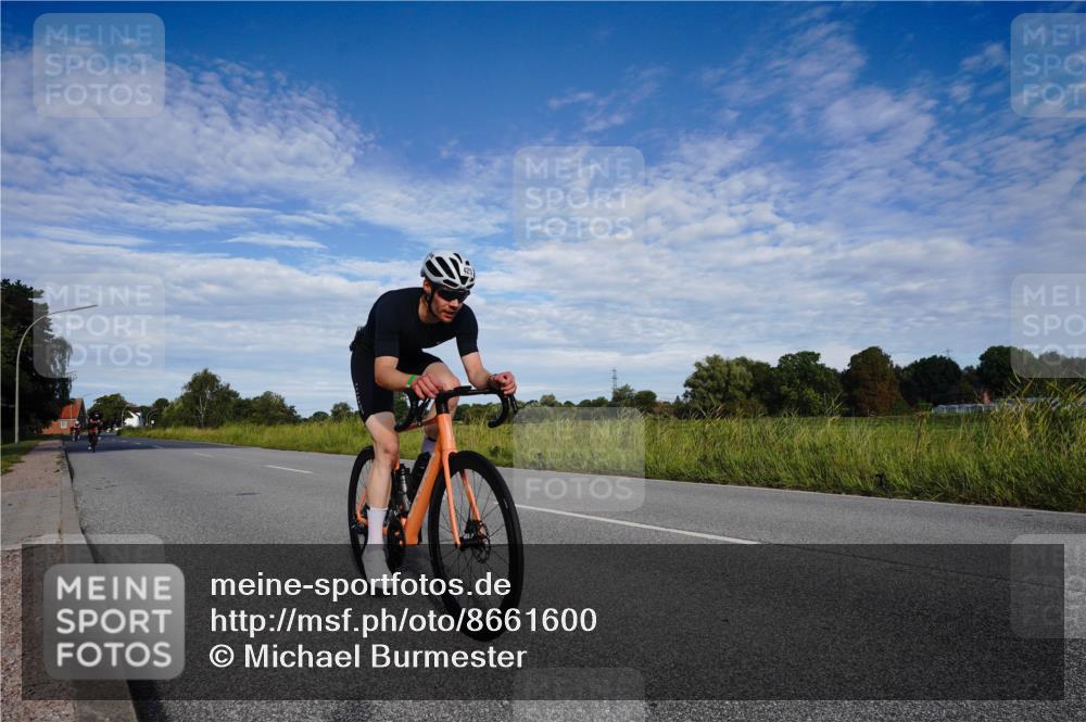 31.08.2025 - Elbe Triathlon Hamburg Michael Burmester http://msf.ph/oto/8661600 31.08.2025 09:09:32 Radfahren 166, 206, 265, 425, 429 meine-sportfotos.de
