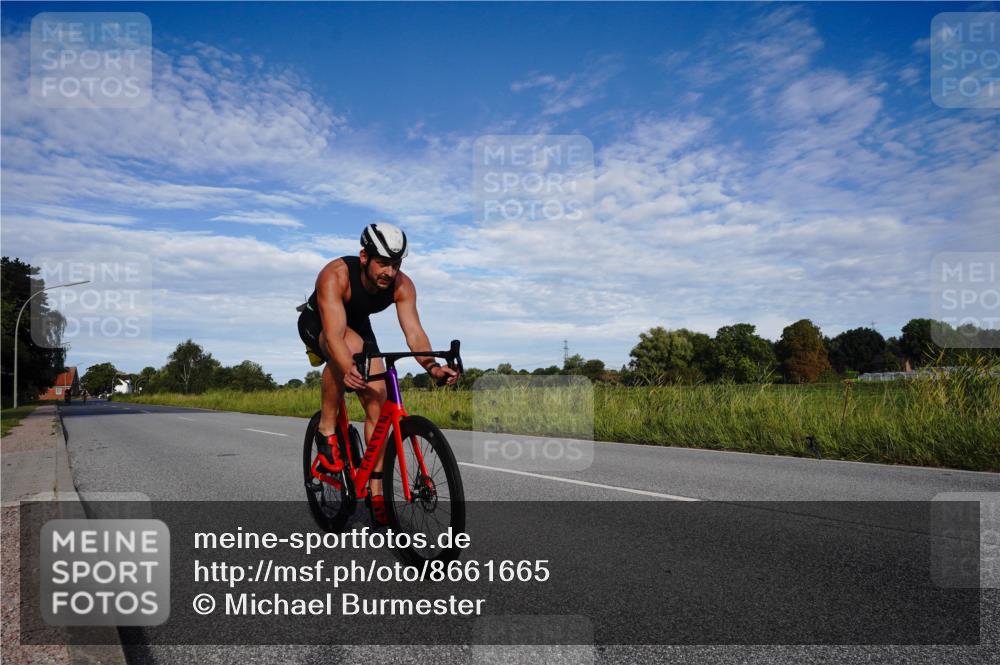 31.08.2025 - Elbe Triathlon Hamburg Michael Burmester http://msf.ph/oto/8661665 31.08.2025 09:10:18 Radfahren 177, 180, 198, 335, 470, 548 meine-sportfotos.de
