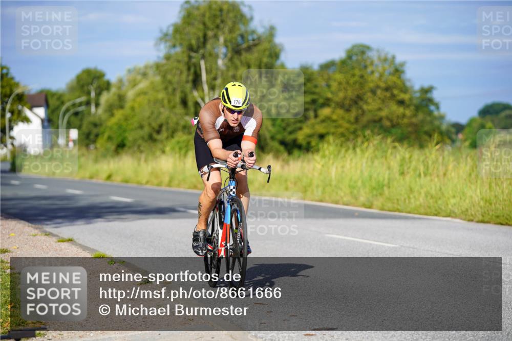 31.08.2025 - Elbe Triathlon Hamburg Michael Burmester http://msf.ph/oto/8661666 31.08.2025 09:01:59 Radfahren 176, 190 meine-sportfotos.de