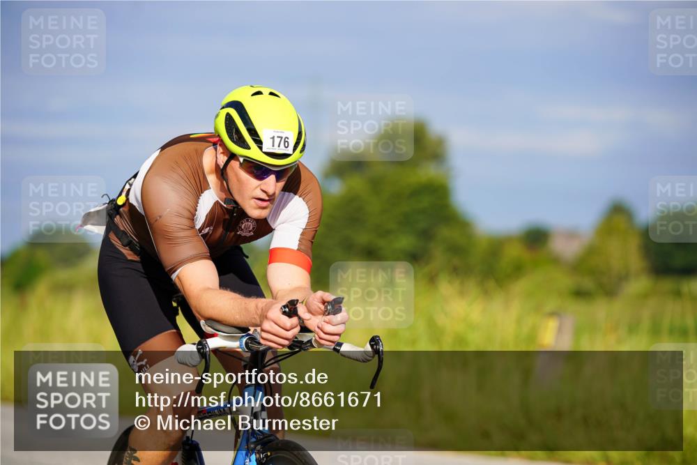 31.08.2025 - Elbe Triathlon Hamburg Michael Burmester http://msf.ph/oto/8661671 31.08.2025 09:02:00 Radfahren 176, 190 meine-sportfotos.de