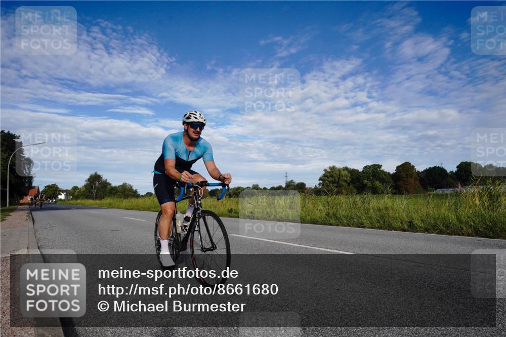 31.08.2025 - Elbe Triathlon Hamburg Michael Burmester http://msf.ph/oto/8661680 31.08.2025 09:10:34 Radfahren 376, 523, 550 meine-sportfotos.de