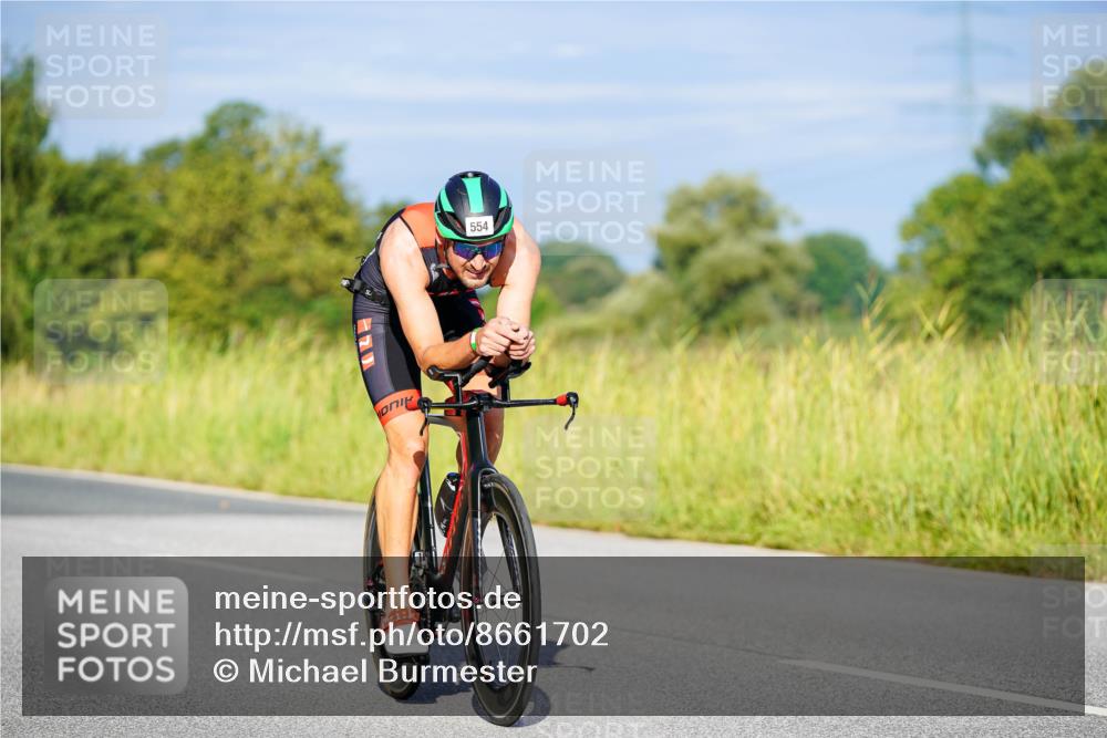 31.08.2025 - Elbe Triathlon Hamburg Michael Burmester http://msf.ph/oto/8661702 31.08.2025 09:02:18 Radfahren 213, 333, 467, 554 meine-sportfotos.de