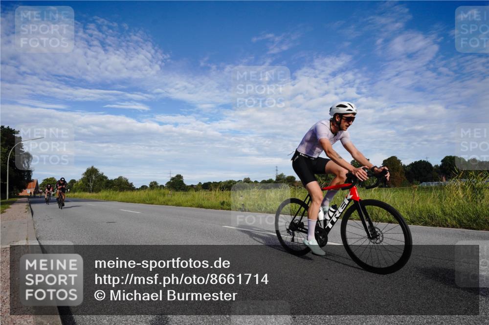 31.08.2025 - Elbe Triathlon Hamburg Michael Burmester http://msf.ph/oto/8661714 31.08.2025 09:10:50 Radfahren 171, 185, 260, 279, 373, 436, 457 meine-sportfotos.de