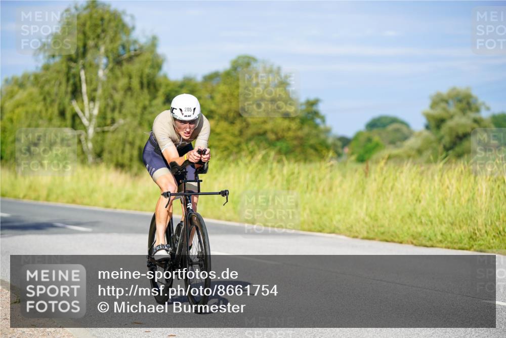 31.08.2025 - Elbe Triathlon Hamburg Michael Burmester http://msf.ph/oto/8661754 31.08.2025 09:02:32 Radfahren 184, 186, 205 meine-sportfotos.de