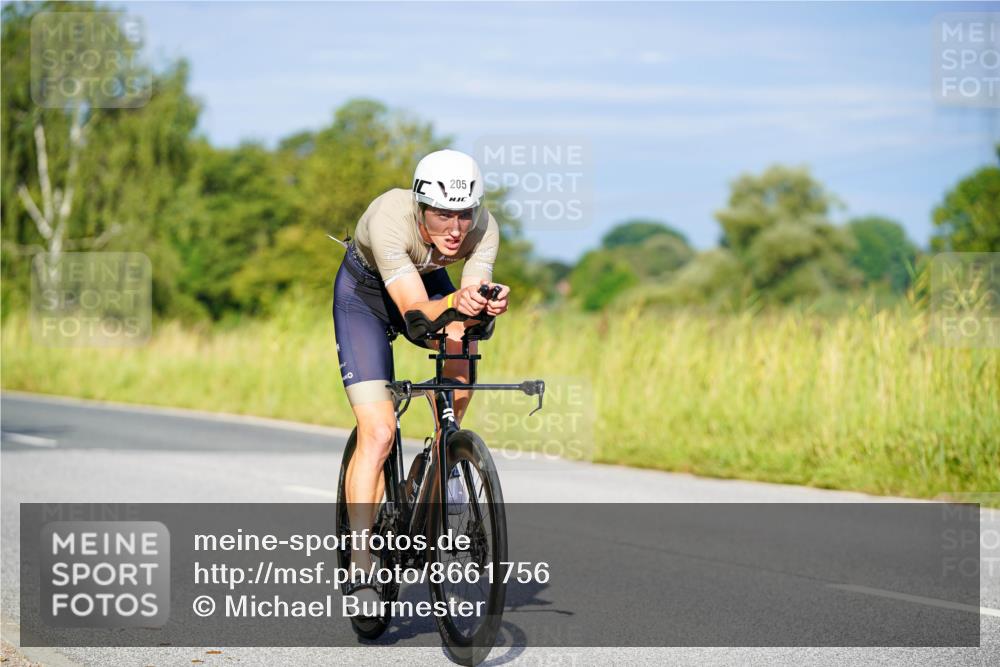 31.08.2025 - Elbe Triathlon Hamburg Michael Burmester http://msf.ph/oto/8661756 31.08.2025 09:02:32 Radfahren 184, 186, 205 meine-sportfotos.de