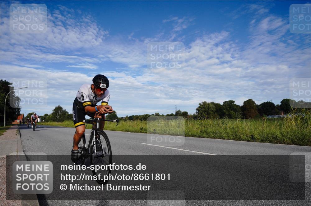 31.08.2025 - Elbe Triathlon Hamburg Michael Burmester http://msf.ph/oto/8661801 31.08.2025 09:11:54 Radfahren 224, 233, 318, 320, 347, 348, 443, 451, 453 meine-sportfotos.de