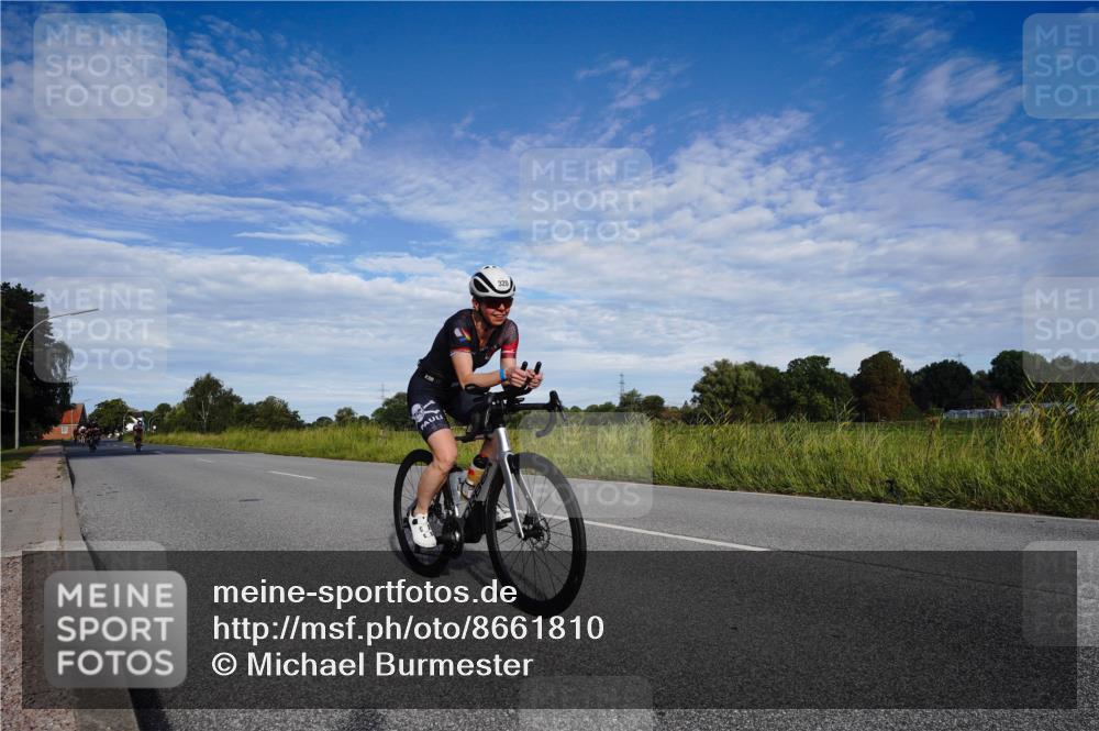 31.08.2025 - Elbe Triathlon Hamburg Michael Burmester http://msf.ph/oto/8661810 31.08.2025 09:11:57 Radfahren 224, 301, 320, 347, 366, 443, 451, 453 meine-sportfotos.de