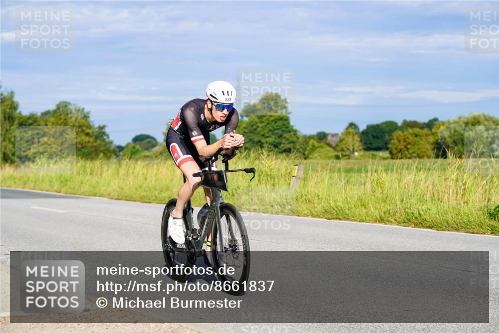31.08.2025 - Elbe Triathlon Hamburg Michael Burmester http://msf.ph/oto/8661837 31.08.2025 09:03:56 Radfahren 200, 238, 327, 535 meine-sportfotos.de