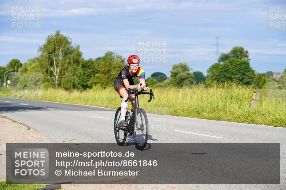 31.08.2025 - Elbe Triathlon Hamburg Michael Burmester http://msf.ph/oto/8661846 31.08.2025 09:04:03 Radfahren 327 meine-sportfotos.de