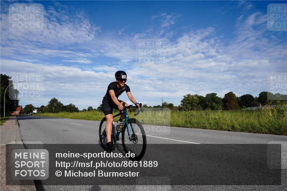 31.08.2025 - Elbe Triathlon Hamburg Michael Burmester http://msf.ph/oto/8661889 31.08.2025 09:12:33 Radfahren 174, 179, 266, 311, 444, 471 meine-sportfotos.de