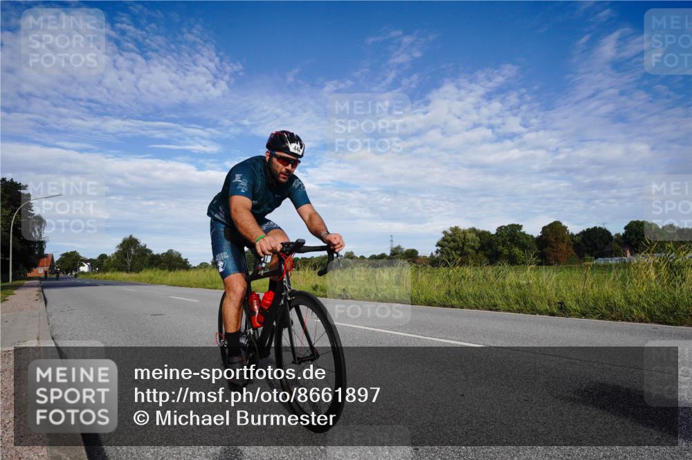 31.08.2025 - Elbe Triathlon Hamburg Michael Burmester http://msf.ph/oto/8661897 31.08.2025 09:12:40 Radfahren 341, 444, 471, 582 meine-sportfotos.de