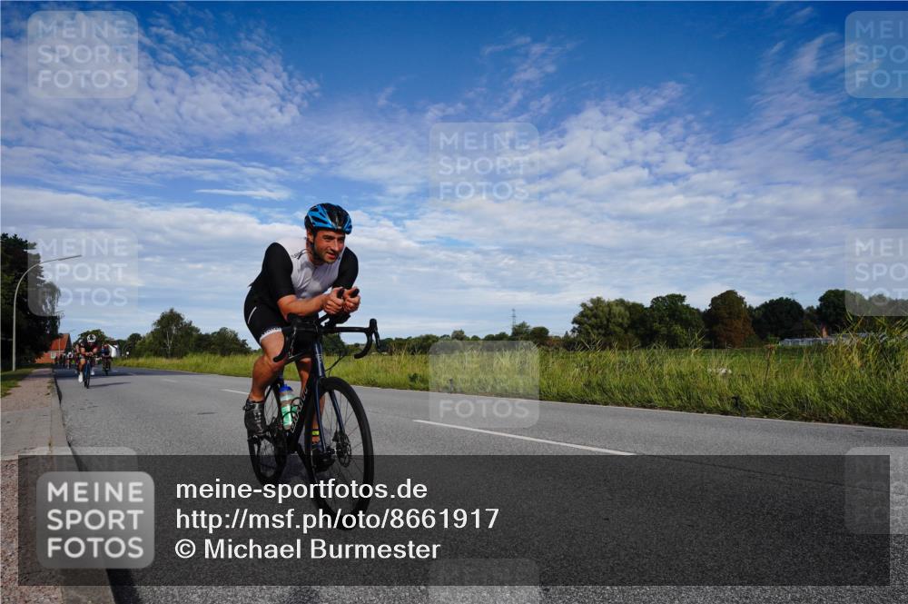 31.08.2025 - Elbe Triathlon Hamburg Michael Burmester http://msf.ph/oto/8661917 31.08.2025 09:12:56 Radfahren 175, 223, 247, 269, 278, 316, 385, 434 meine-sportfotos.de