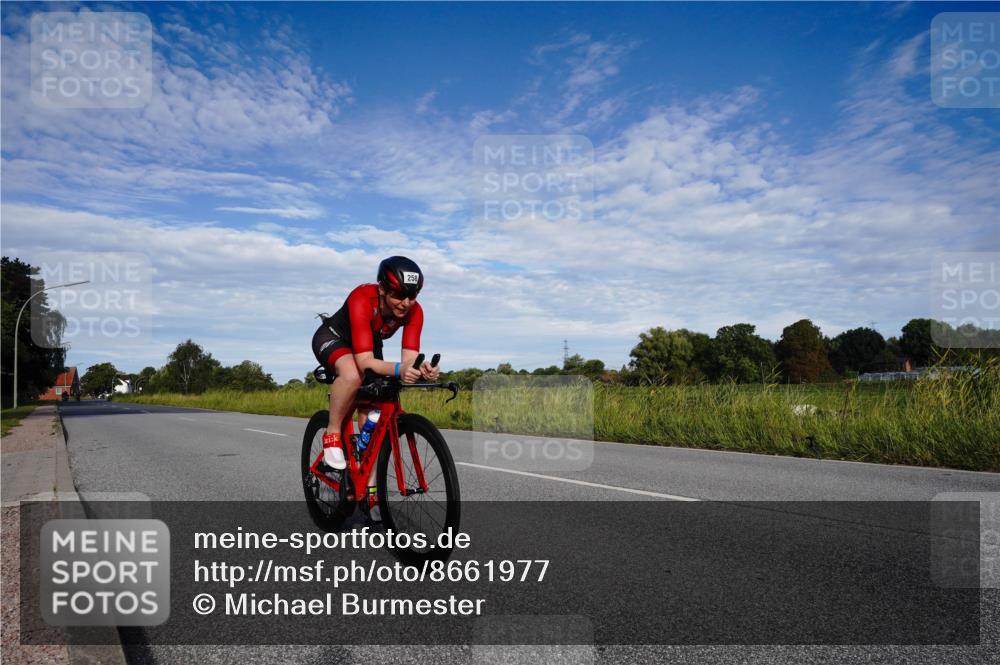 31.08.2025 - Elbe Triathlon Hamburg Michael Burmester http://msf.ph/oto/8661977 31.08.2025 09:13:20 Radfahren 258, 337 meine-sportfotos.de