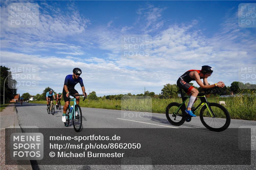 31.08.2025 - Elbe Triathlon Hamburg Michael Burmester http://msf.ph/oto/8662050 31.08.2025 09:14:07 Radfahren 210, 282, 305, 360, 384, 519, 554 meine-sportfotos.de