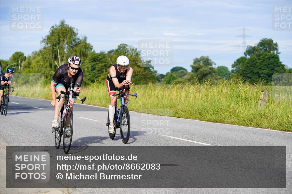 31.08.2025 - Elbe Triathlon Hamburg Michael Burmester http://msf.ph/oto/8662083 31.08.2025 09:07:15 Radfahren 242, 283, 300, 304, 340, 342, 441 meine-sportfotos.de