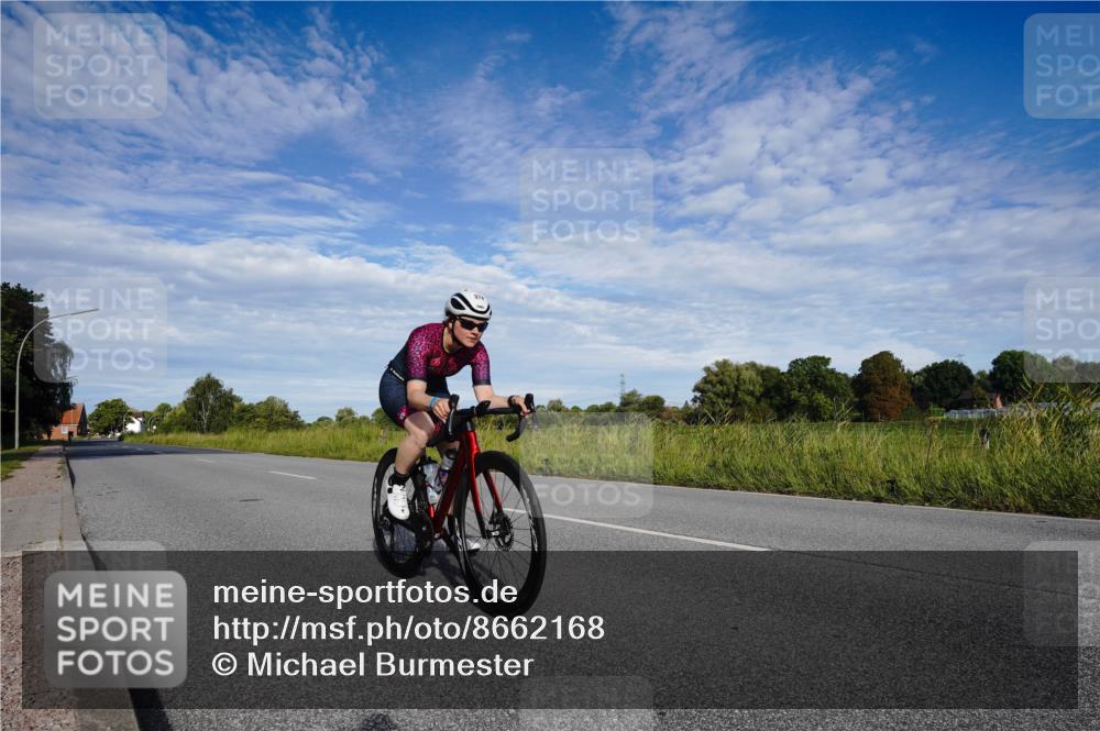 31.08.2025 - Elbe Triathlon Hamburg Michael Burmester http://msf.ph/oto/8662168 31.08.2025 09:16:26 Radfahren 374 meine-sportfotos.de