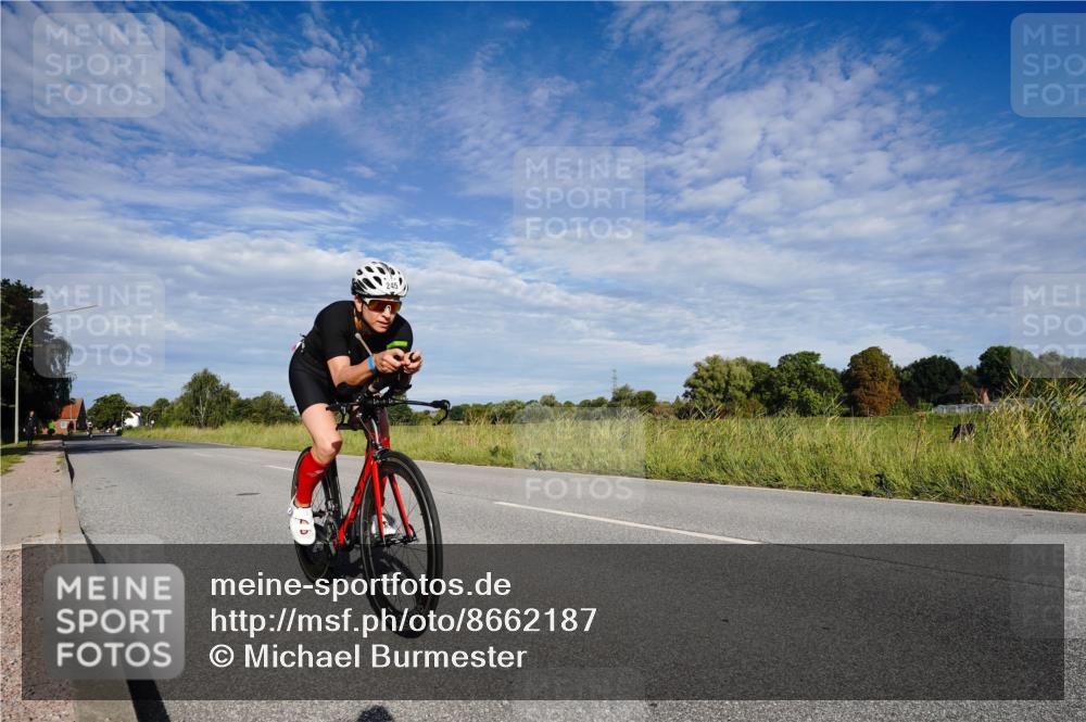 31.08.2025 - Elbe Triathlon Hamburg Michael Burmester http://msf.ph/oto/8662187 31.08.2025 09:17:07 Radfahren 196, 225, 245, 297 meine-sportfotos.de