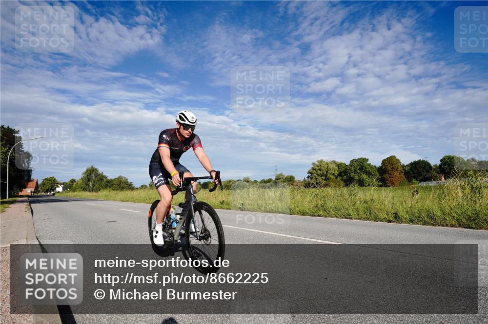 31.08.2025 - Elbe Triathlon Hamburg Michael Burmester http://msf.ph/oto/8662225 31.08.2025 09:17:59 Radfahren 184, 244, 382 meine-sportfotos.de