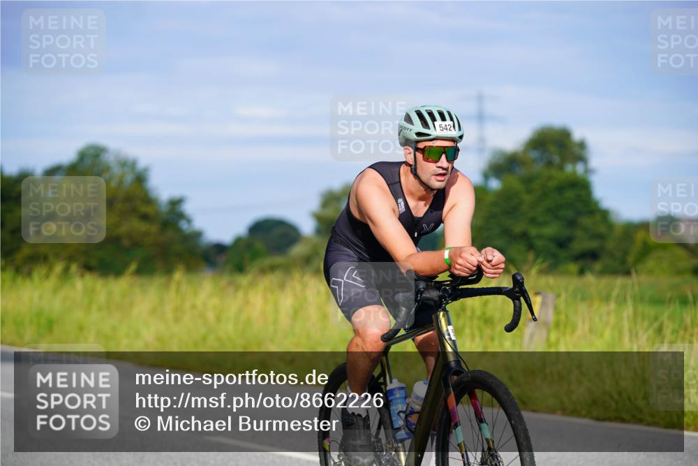 31.08.2025 - Elbe Triathlon Hamburg Michael Burmester http://msf.ph/oto/8662226 31.08.2025 09:08:12 Radfahren 439, 449 meine-sportfotos.de