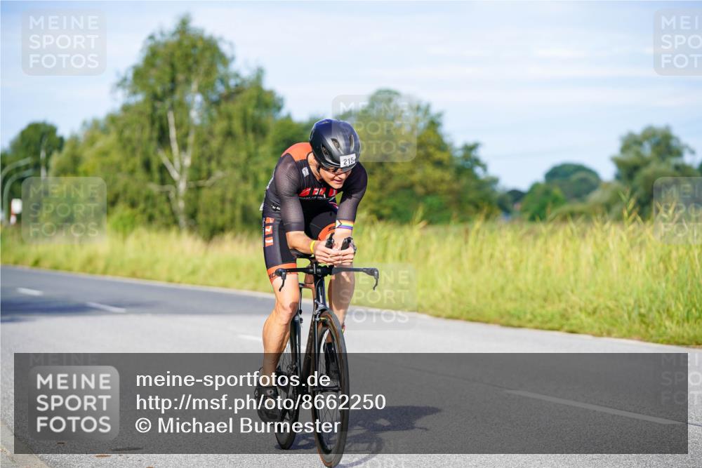 31.08.2025 - Elbe Triathlon Hamburg Michael Burmester http://msf.ph/oto/8662250 31.08.2025 09:08:25 Radfahren 215, 264, 440, 464 meine-sportfotos.de
