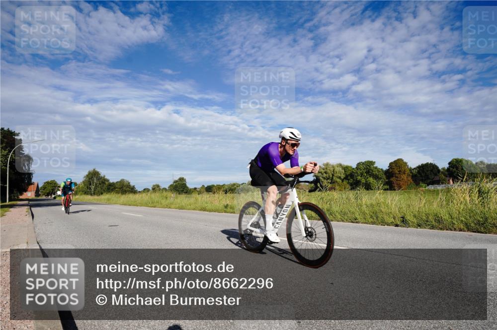 31.08.2025 - Elbe Triathlon Hamburg Michael Burmester http://msf.ph/oto/8662296 31.08.2025 09:19:36 Radfahren 222, 319, 526 meine-sportfotos.de