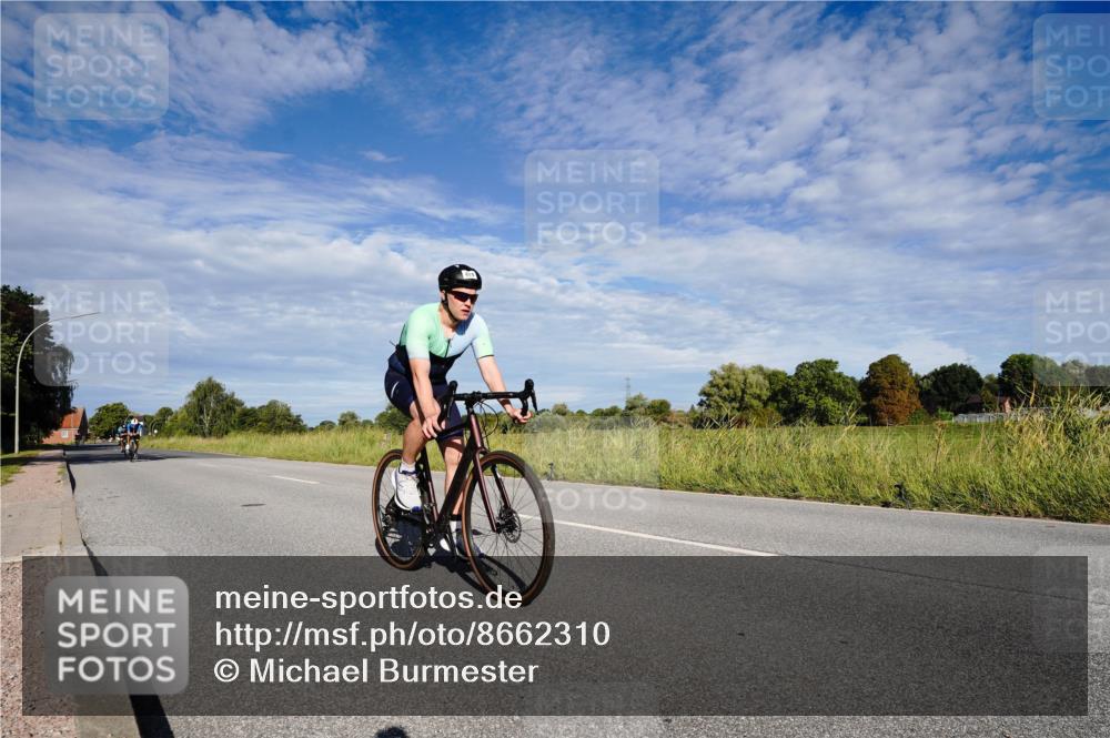31.08.2025 - Elbe Triathlon Hamburg Michael Burmester http://msf.ph/oto/8662310 31.08.2025 09:20:06 Radfahren 208, 211, 371, 381, 474, 709 meine-sportfotos.de