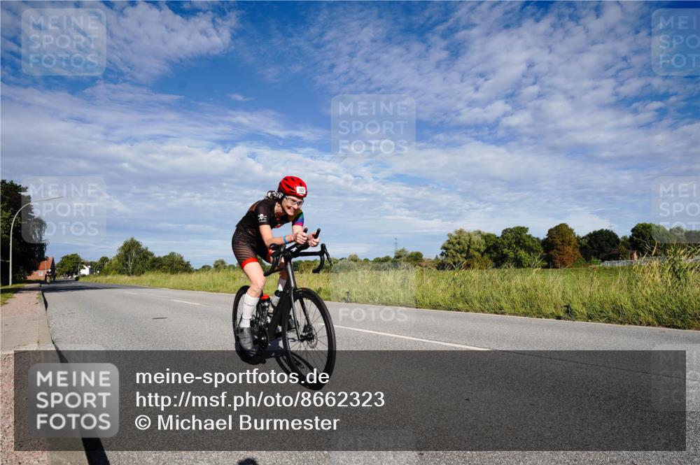31.08.2025 - Elbe Triathlon Hamburg Michael Burmester http://msf.ph/oto/8662323 31.08.2025 09:20:22 Radfahren 327, 367, 589 meine-sportfotos.de