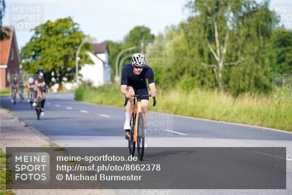 31.08.2025 - Elbe Triathlon Hamburg Michael Burmester http://msf.ph/oto/8662378 31.08.2025 09:09:31 Radfahren 166, 206, 265, 425, 429, 529 meine-sportfotos.de