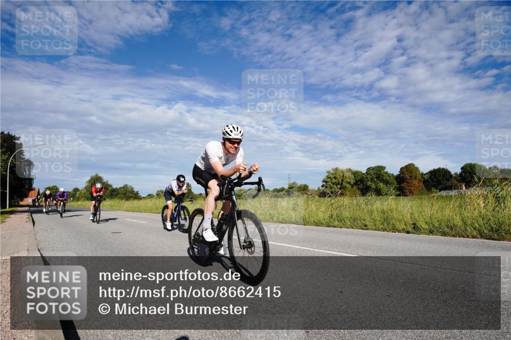 31.08.2025 - Elbe Triathlon Hamburg Michael Burmester http://msf.ph/oto/8662415 31.08.2025 09:21:43 Radfahren 229, 255, 272, 276, 300, 412, 468, 492, 658 meine-sportfotos.de