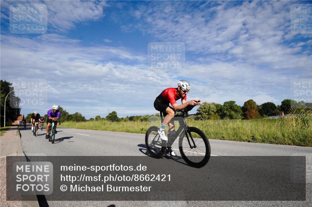 31.08.2025 - Elbe Triathlon Hamburg Michael Burmester http://msf.ph/oto/8662421 31.08.2025 09:21:43 Radfahren 229, 255, 272, 276, 300, 412, 468, 492, 658 meine-sportfotos.de