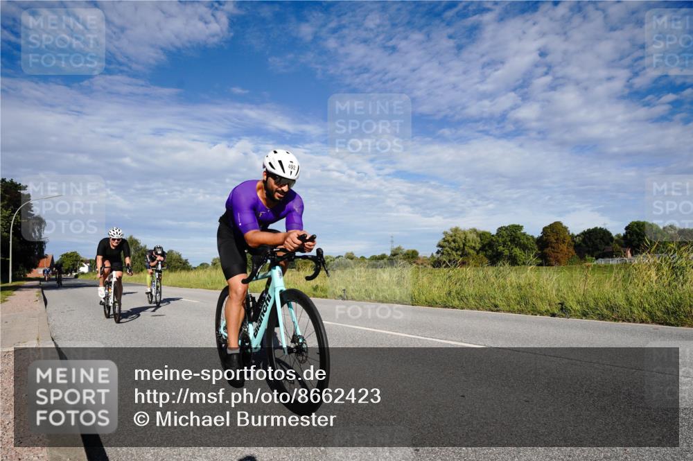 31.08.2025 - Elbe Triathlon Hamburg Michael Burmester http://msf.ph/oto/8662423 31.08.2025 09:21:44 Radfahren 229, 255, 272, 276, 300, 412, 468, 492, 658 meine-sportfotos.de