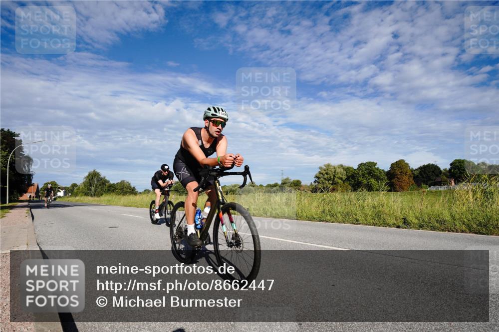 31.08.2025 - Elbe Triathlon Hamburg Michael Burmester http://msf.ph/oto/8662447 31.08.2025 09:22:11 Radfahren 227, 275, 379, 543, 568 meine-sportfotos.de