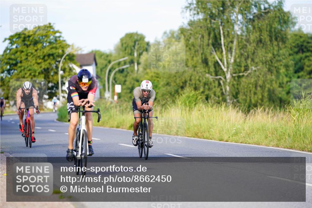 31.08.2025 - Elbe Triathlon Hamburg Michael Burmester http://msf.ph/oto/8662450 31.08.2025 09:10:15 Radfahren 177, 198, 548 meine-sportfotos.de
