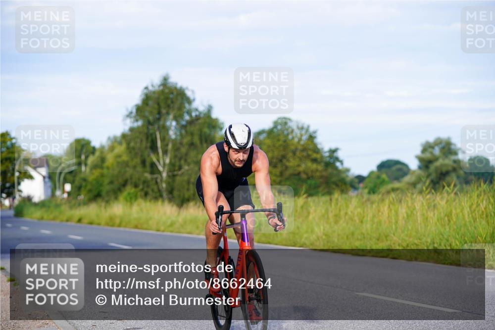 31.08.2025 - Elbe Triathlon Hamburg Michael Burmester http://msf.ph/oto/8662464 31.08.2025 09:10:18 Radfahren 177, 180, 198, 335, 470, 548 meine-sportfotos.de